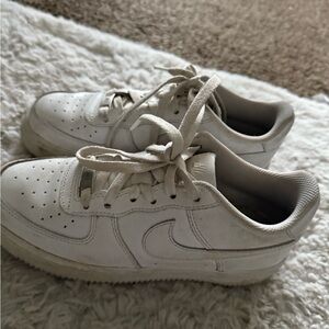 Nike White Sneakers Classic Design